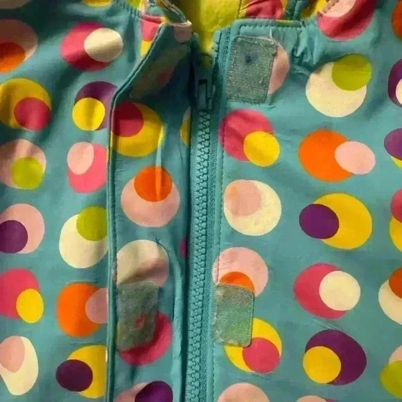 Adorable polkadot rain jacket - Picture 9 of 11